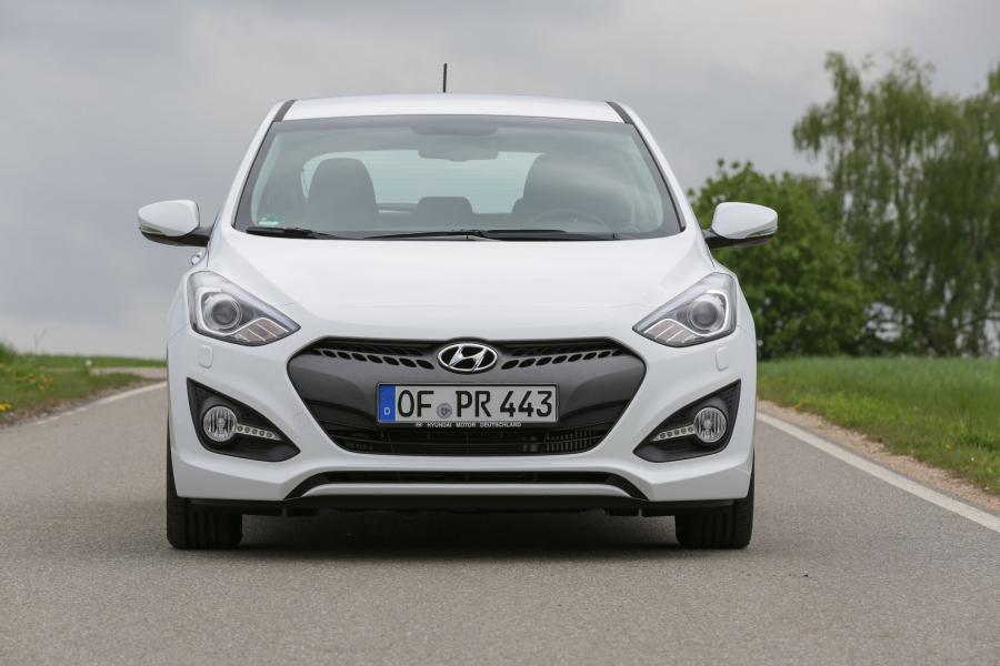  Hyundai i30 Coupe 2015 года  (фото 18 из 19)